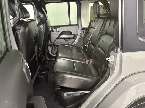 Used 2023 Jeep Wrangler Unlimited Sahara w/ Cold Weather Group AWD/4WD image 11
