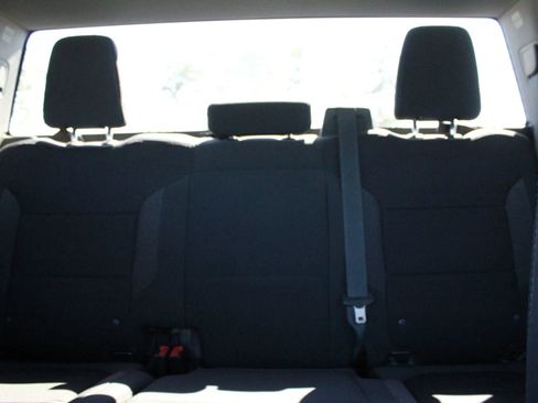 Used 2022 GMC Sierra 1500 SLE image 17