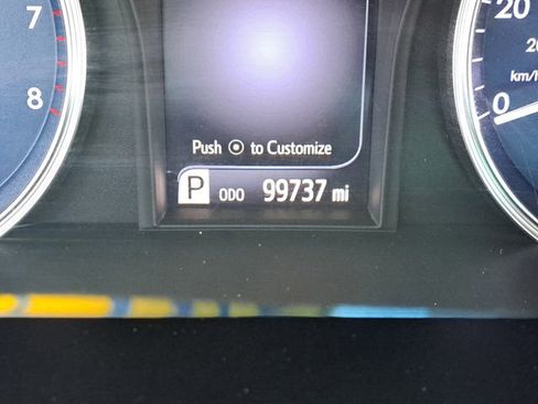 Used 2017 Toyota Camry XLE image 25