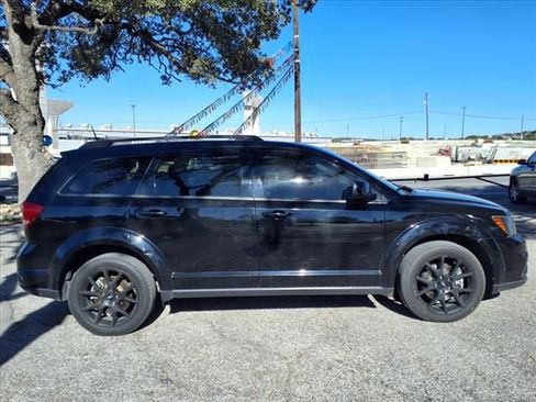 Used 2019 Dodge Journey SE w/ Blacktop Package image 4