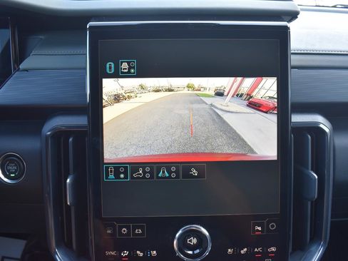 Used 2026 GMC Acadia AT4 w/ Luxury Package AWD/4WD image 43