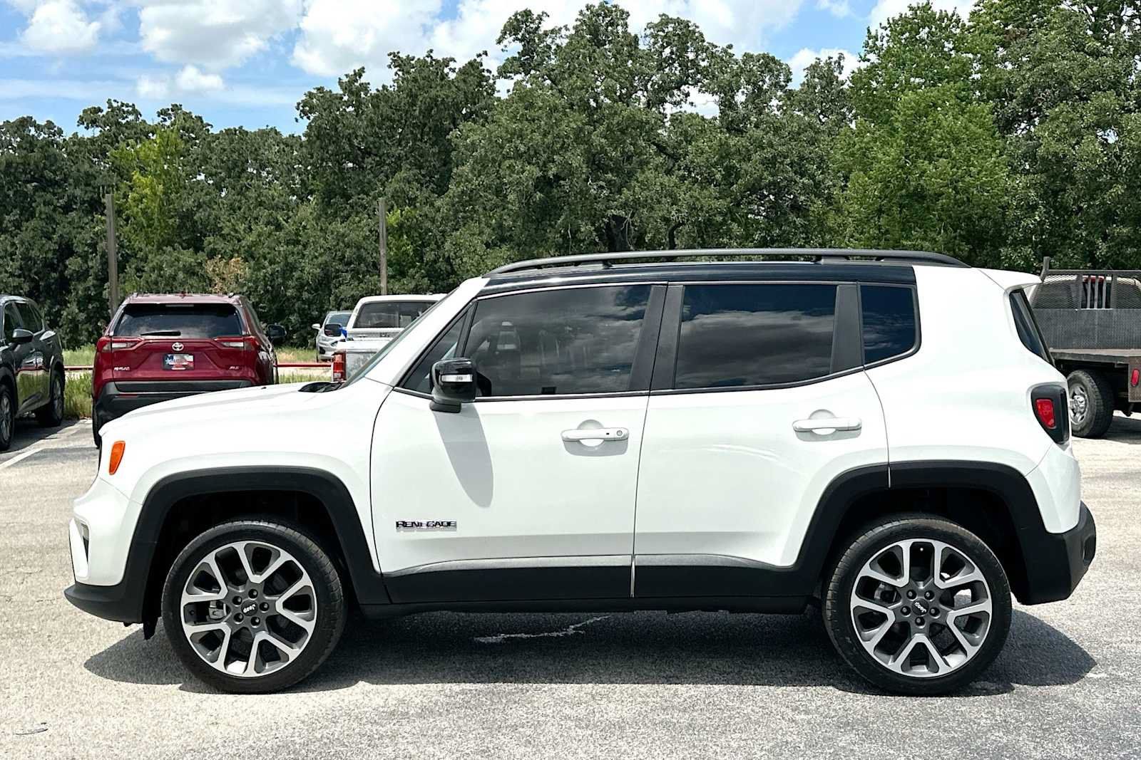 Used 2022 Jeep Renegade Limited w/ Sun, Sound & Wheels Group AWD/4WD image 12