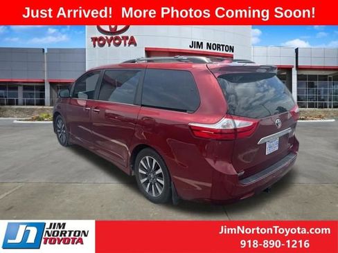 Used 2019 Toyota Sienna Limited FWD image 6