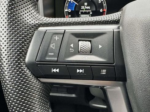 Used 2023 Mitsubishi Outlander SE Black Edition image 8