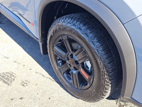 Used 2025 Nissan Rogue SV w/ Rock Creek Premium Package image 11