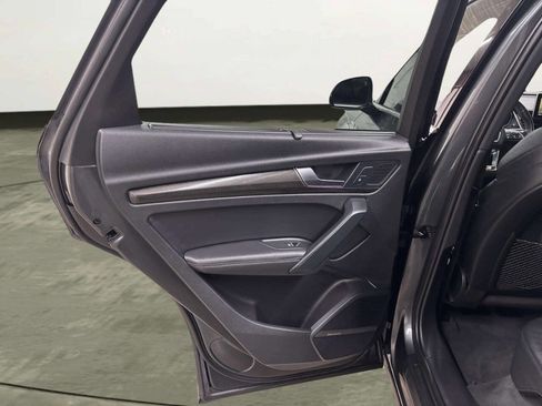 Used 2018 Audi SQ5 Prestige AWD/4WD image 17