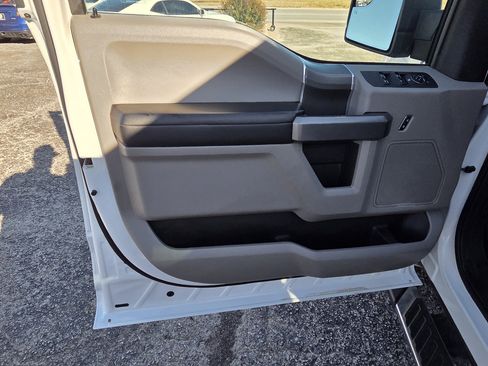 Used 2016 Ford F150 XLT w/ Equipment Group 301A Mid image 10