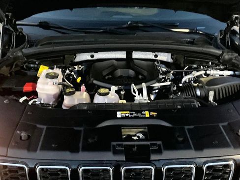 Used 2024 Jeep Grand Cherokee Limited 4xe image 9