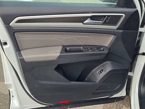 Used 2023 Volkswagen Atlas SE image 29