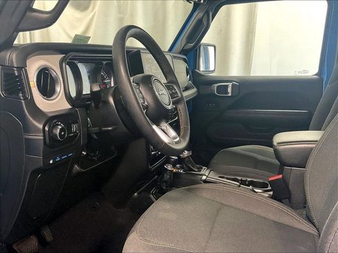 Used 2024 Jeep Wrangler Unlimited Sahara w/ Safety Group AWD/4WD image 8