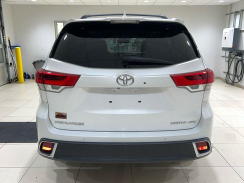 Used 2019 Toyota Highlander Limited Platinum w/ Carpet Mat Package (TMS) AWD/4WD image 9