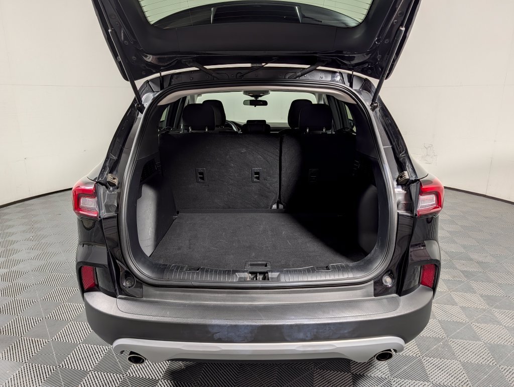 Certified 2025 Ford Escape Active FWD image 6