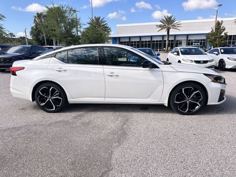 Used 2024 Nissan Altima 2.5 SR FWD image 7