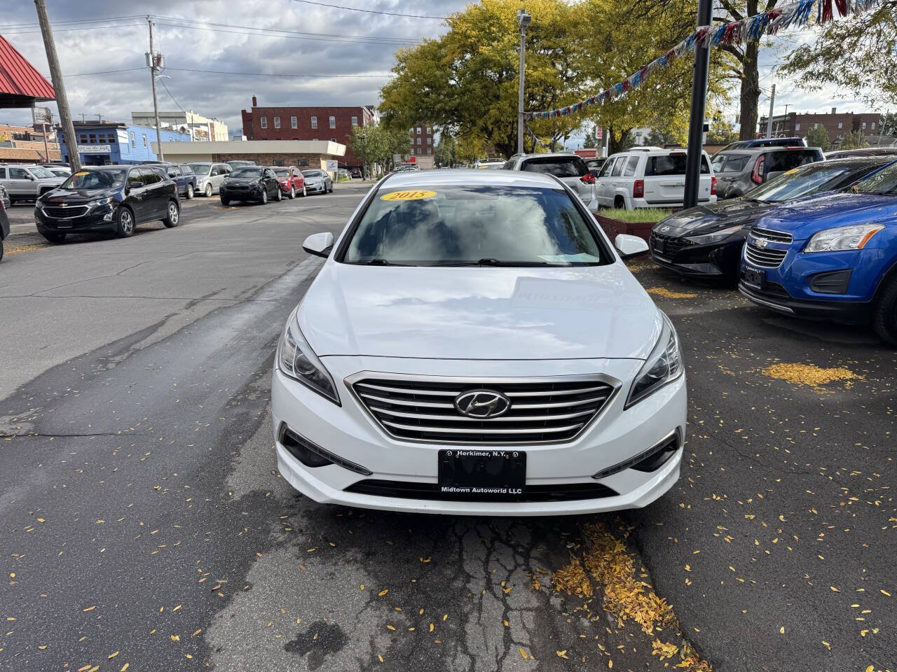 Used 2015 Hyundai Sonata SE FWD image 2