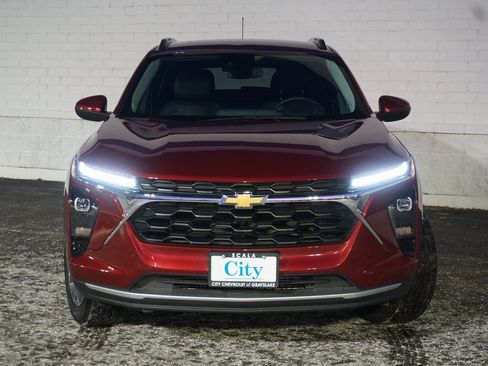 Certified 2025 Chevrolet Trax LT w/ LT Convenience Package image 5