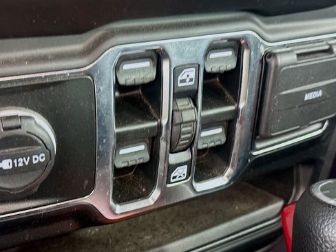 Used 2023 Jeep Wrangler Unlimited w/ Sun & Screen Package AWD/4WD image 15