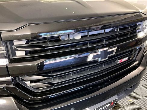 Used 2017 Chevrolet Silverado 1500 LTZ Z71 w/ Midnight Edition image 28