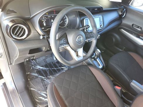 Certified 2020 Nissan Kicks SR image 11