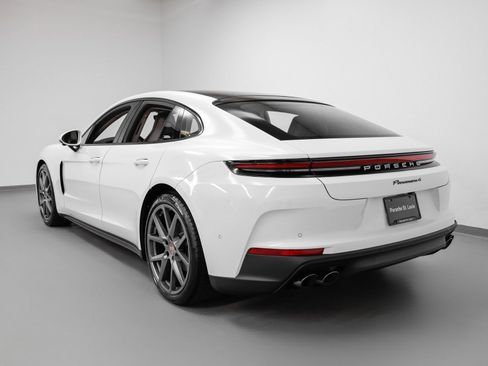 Certified 2025 Porsche Panamera 4 image 3