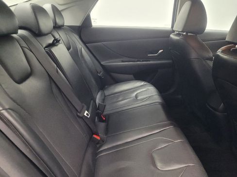 Used 2023 Hyundai Elantra Limited image 19