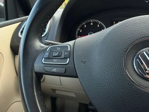 Used 2014 Volkswagen Eos Komfort FWD image 30