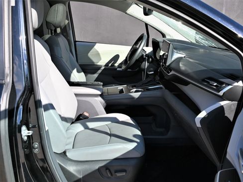 Used 2024 Toyota Sienna XLE image 17