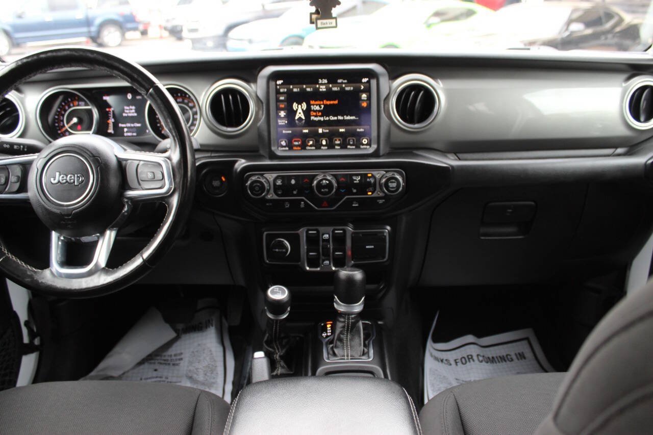 Used 2023 Jeep Gladiator Overland w/ Cold Weather Group AWD/4WD image 20