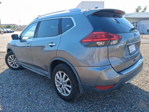 Used 2017 Nissan Rogue SV w/ SV Premium Package AWD/4WD image 3