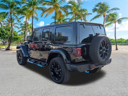 Used 2024 Jeep Wrangler Unlimited Sahara w/ Safety Group AWD/4WD image 6