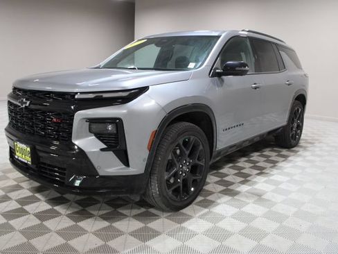 Used 2025 Chevrolet Traverse RS AWD/4WD image 8