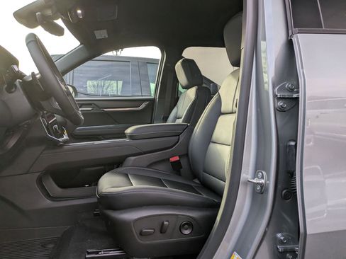 New 2026 GMC Acadia Elevation w/ Elevation Premium Package AWD/4WD image 14