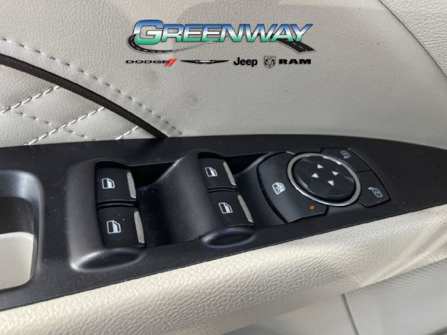 Used 2017 Ford Fusion Platinum FWD image 14