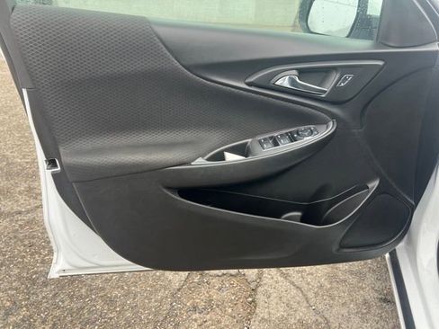 Used 2024 Chevrolet Malibu LT image 11