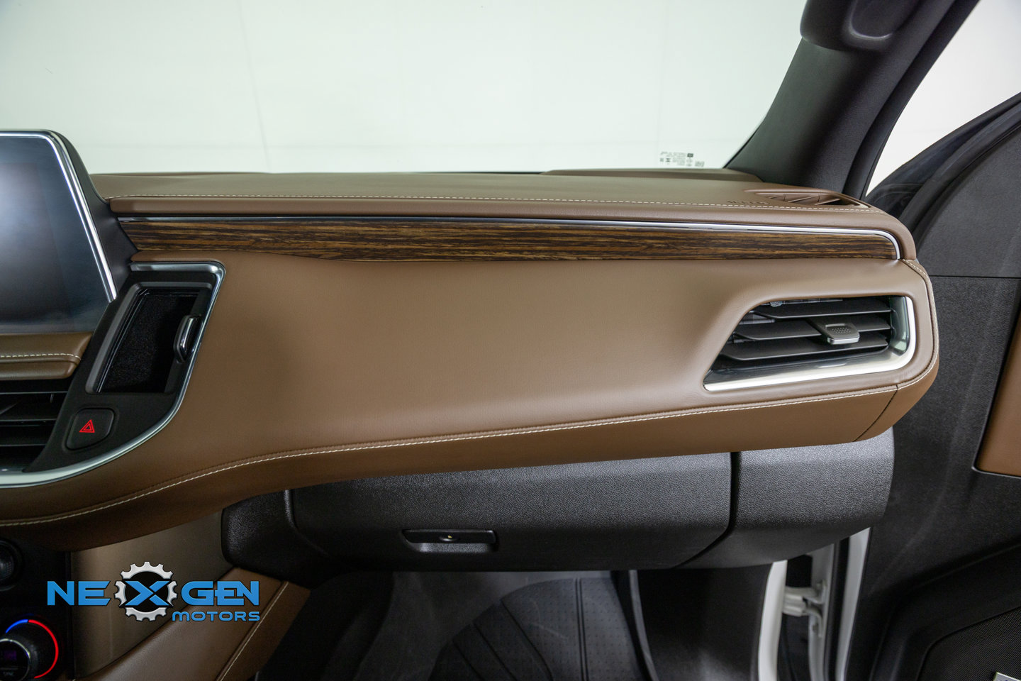 Used 2023 Chevrolet Tahoe High Country AWD/4WD image 45