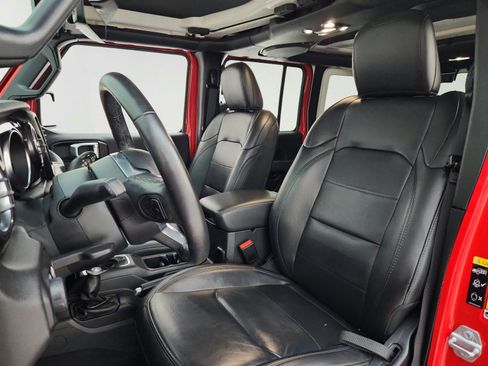 Used 2021 Jeep Wrangler Unlimited Sahara AWD/4WD image 17