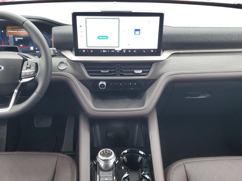 New 2026 Ford Explorer Platinum image 14