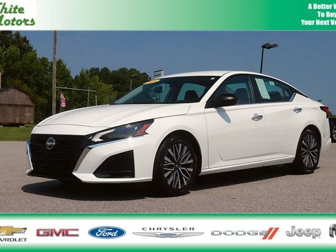 Used 2025 Nissan Altima 2.5 SV FWD image 1
