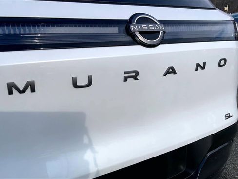 Used 2025 Nissan Murano SL image 10
