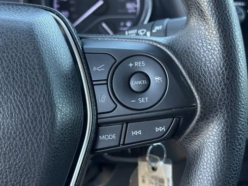 Certified 2019 Toyota Camry LE image 21