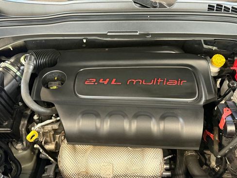 Used 2018 Jeep Renegade Limited image 32