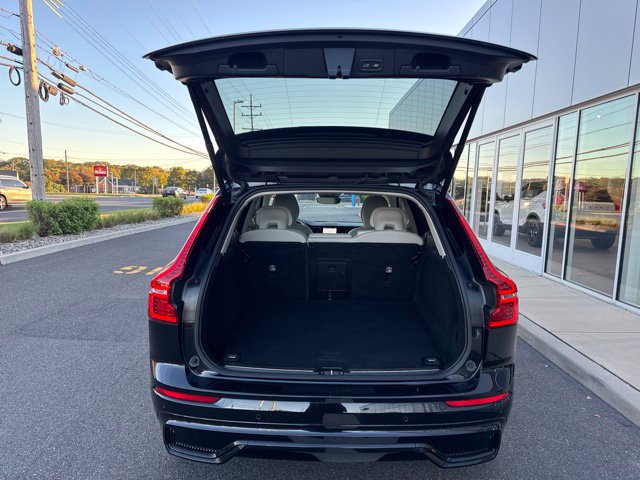 Used 2024 Volvo XC60 B5 Plus w/ Climate Package AWD/4WD image 11