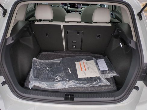 New 2026 Volkswagen Taos SE image 21