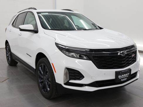 Used 2024 Chevrolet Equinox RS w/ LPO, Floor Liner Package AWD/4WD image 2