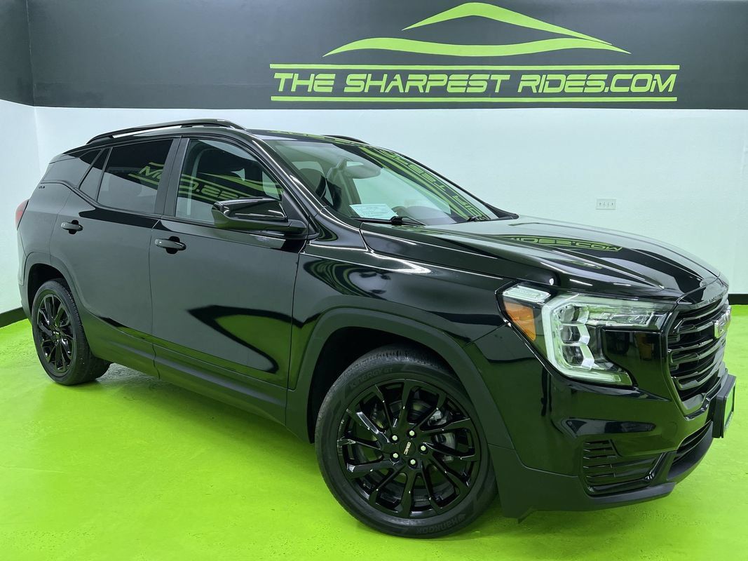 Used 2024 GMC Terrain SLE w/ Driver Convenience Package FWD image 1