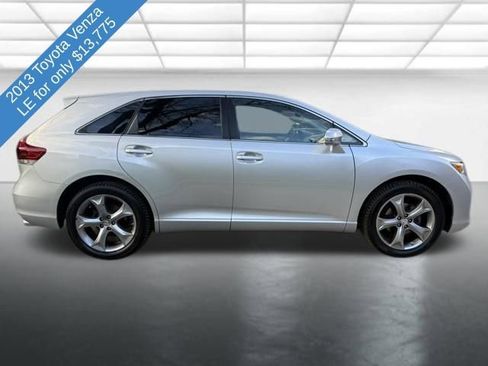 Used 2013 Toyota Venza LE w/ LE Convenience Pkg AWD/4WD image 2