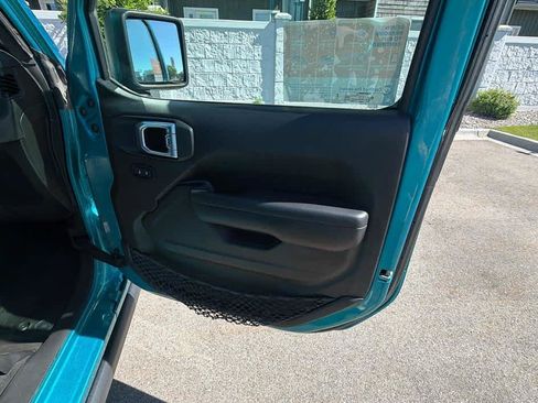 Used 2024 Jeep Wrangler Unlimited AWD/4WD image 26