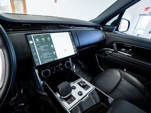 Used 2022 Land Rover Range Rover SE image 40