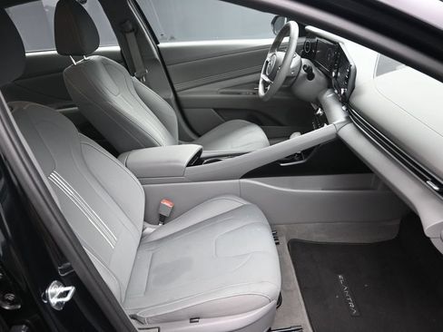 Used 2022 Hyundai Elantra SEL w/ Convenience + Premium Package FWD image 38