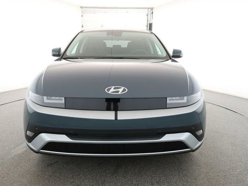 Used 2025 Hyundai Ioniq 5 SE image 2