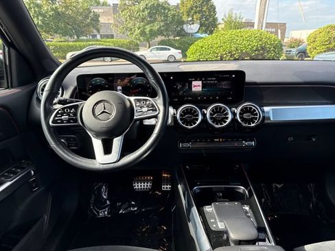 Used 2022 Mercedes-Benz GLB 250 4MATIC image 13